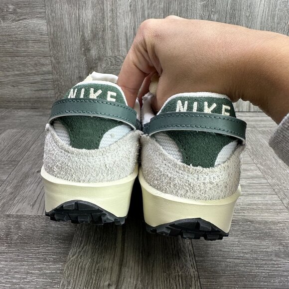Nike Waffle Debut Women's size 5 White Vintage Green Shoes DX2931-102 - Picture 6 of 8